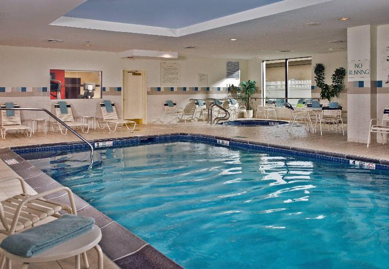 Courtyard Long Island Macarthur Airport Hotel 3*
