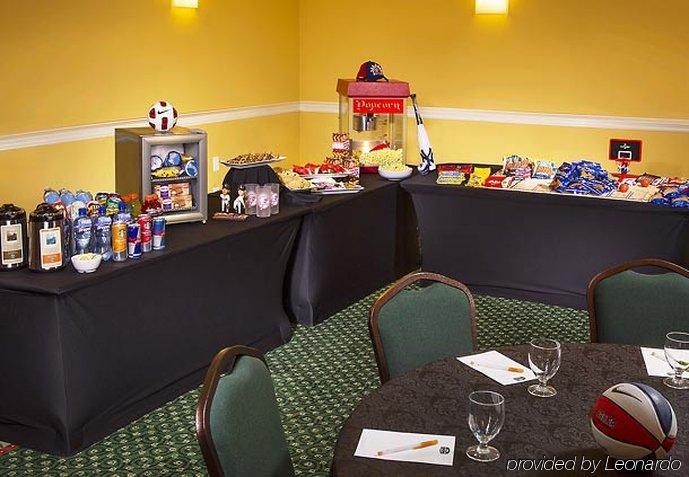 Hotel Courtyard Long Island Macarthur Airport 3*